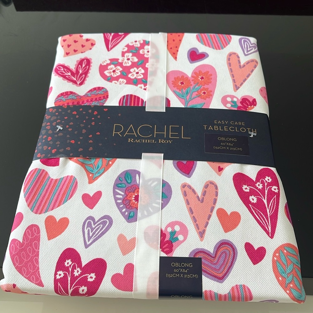 Rachel Roy Valentine's Day White/Pink/Purple Hearts Oblong Tablecloth